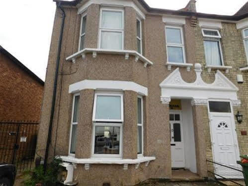 Spencer Inn Apartments Harrow Bagian luar foto