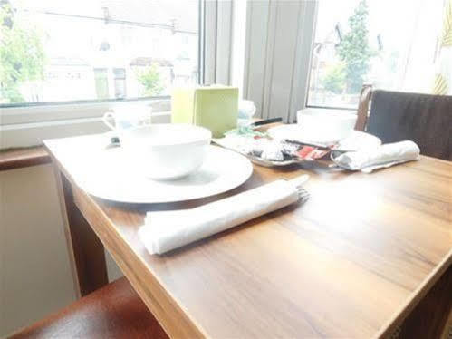 Spencer Inn Apartments Harrow Bagian luar foto