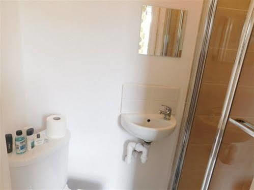 Spencer Inn Apartments Harrow Bagian luar foto